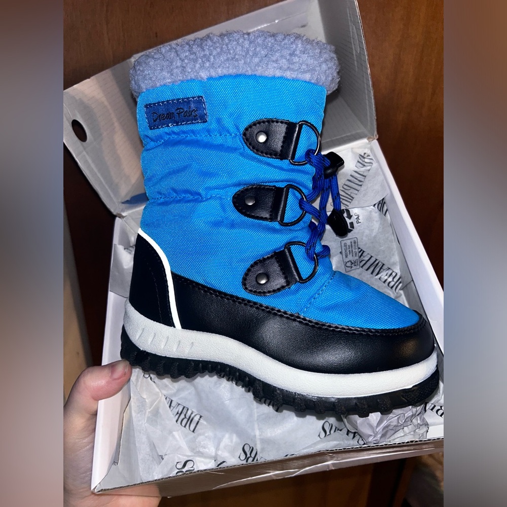 Dream Pairs Unisex Snow Boots 12c NWT